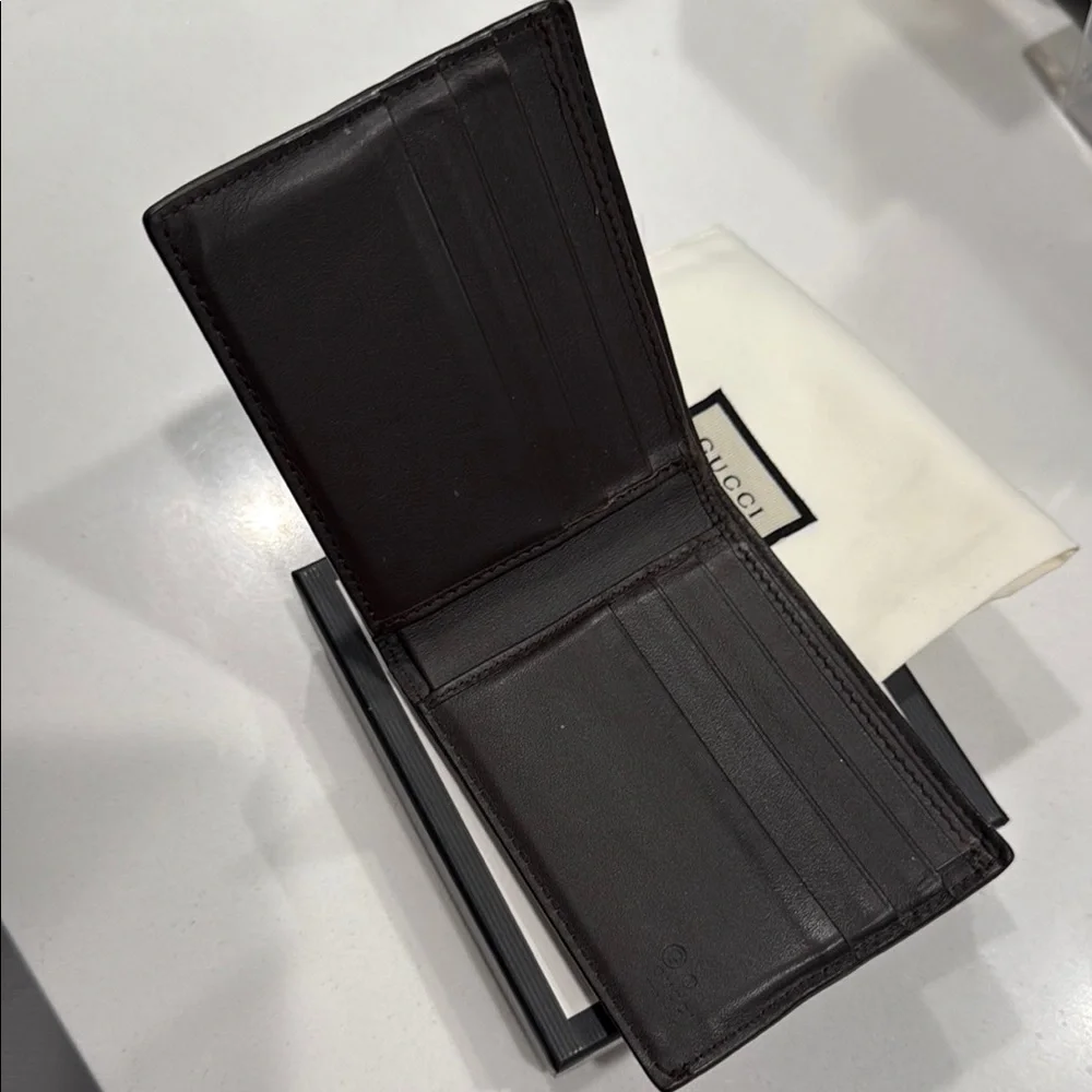 Gucci Black Key & Card Holder Luxurious Leather Accessory - Picture 2 of 4